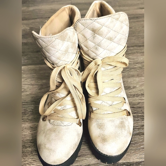 Catherine Malandrino New Condition Sz 8.5 Boots!! - Picture 2 of 3